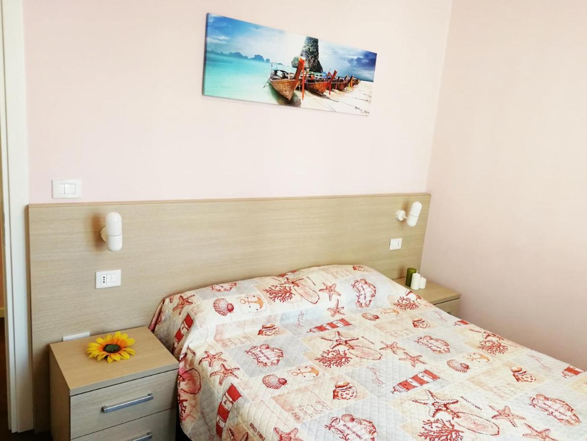 Margherita Rimini - Appartamenti Al Mare Екстериор снимка